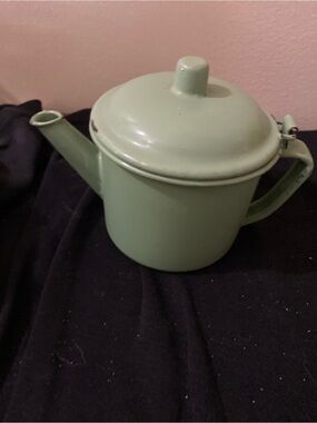 Source Unknown Pale Green Enamel Teapot